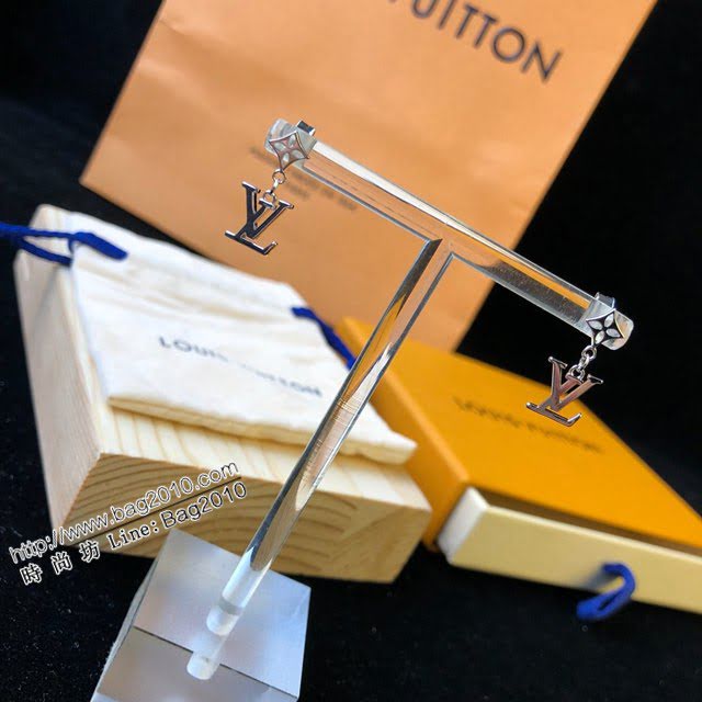 Louis Vuitton新款飾品 路易威登字母老花耳環 LV四葉草鏤空耳釘  zglv2177